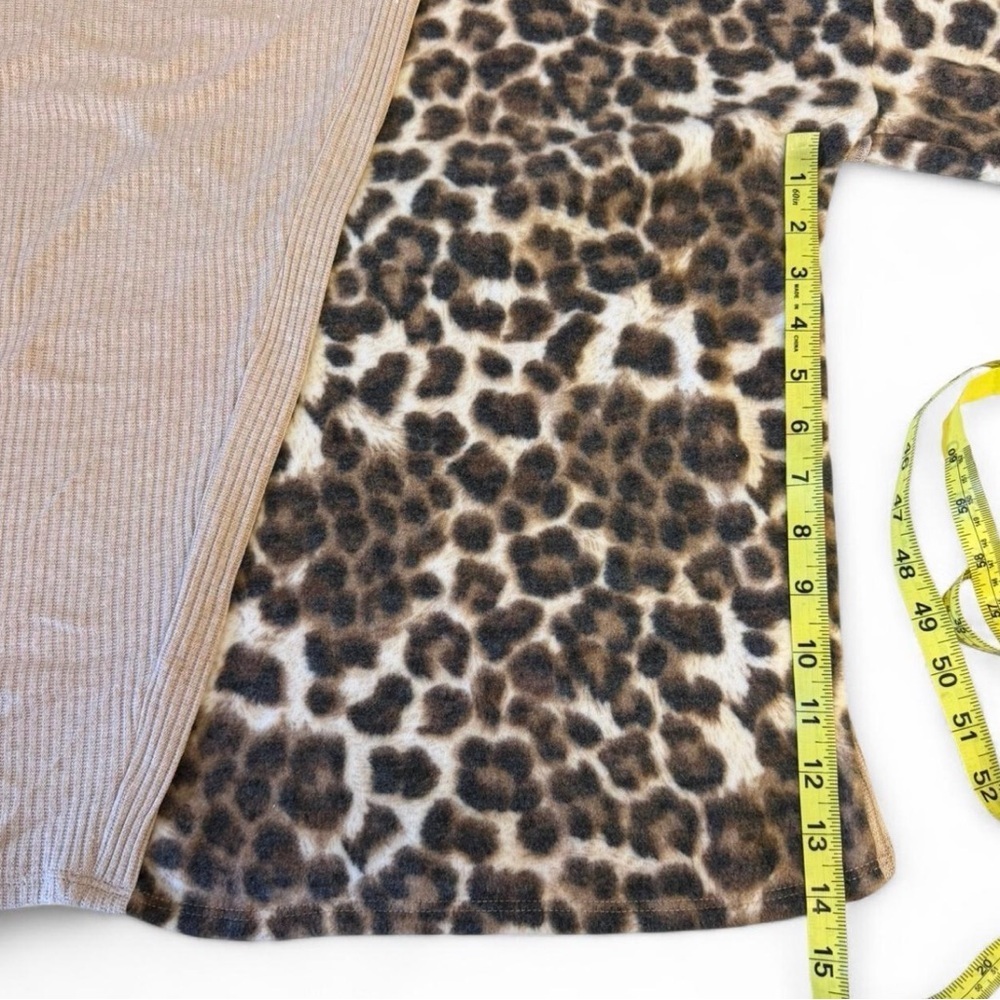 3/$20 Haptics Ribbed Cheetah Peek-a-Boo Shoulder Blouse Top Women’s Plus 2X - Picture 6 of 6